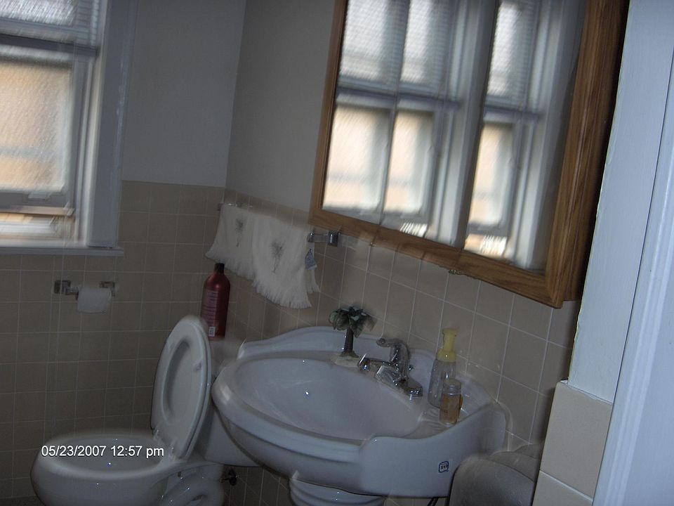 1st image of 4920 N Hoyne Ave APT 2