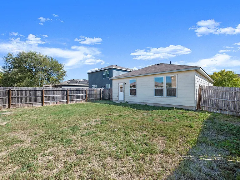 5704 Levenwood Ln — Photo 24