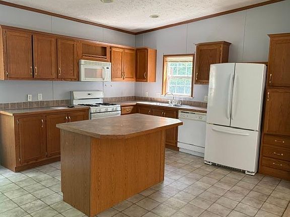 4th image of 206 3rd St SW