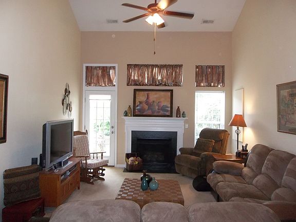 2nd image of 151 Beverly Chase Ln