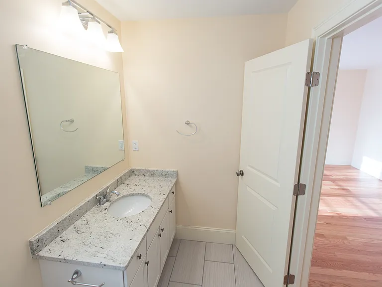 5165 Washington St #7 — Photo 10