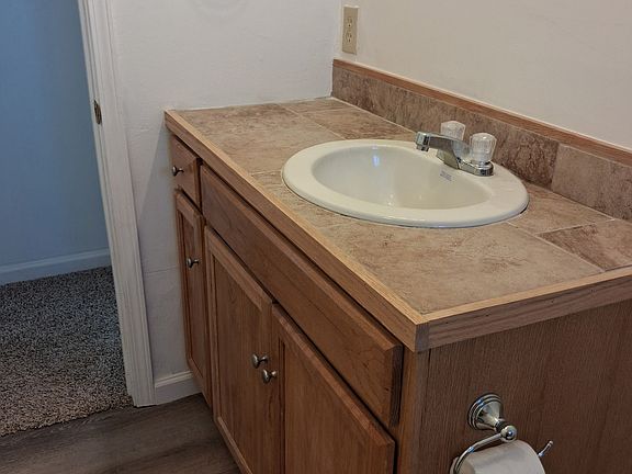 5th image of 1124 Juniper Dr