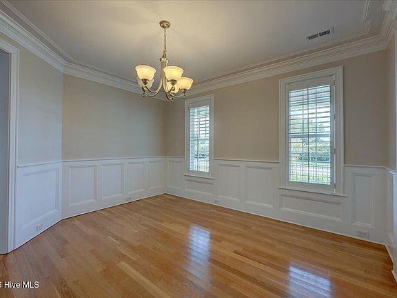 4th image of 207 Emmen Road