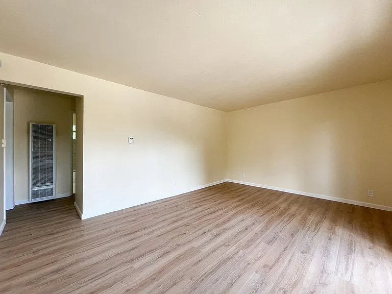 Westview Apartments — Photo 4