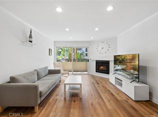 21520 Burbank Blvd APT 104, Woodland Hills, CA 91367