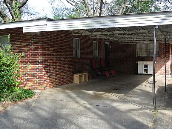 3rd image of 46 Salem Dr