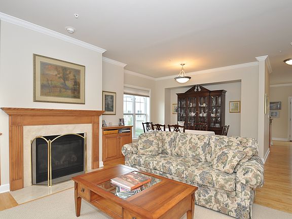 5th image of 3896 S Lake Dr #1121