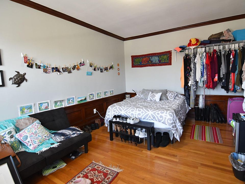 1st image of 20 Greenway Ct #3
