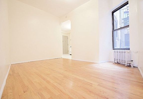 2nd image of 371 Broome St APT 19