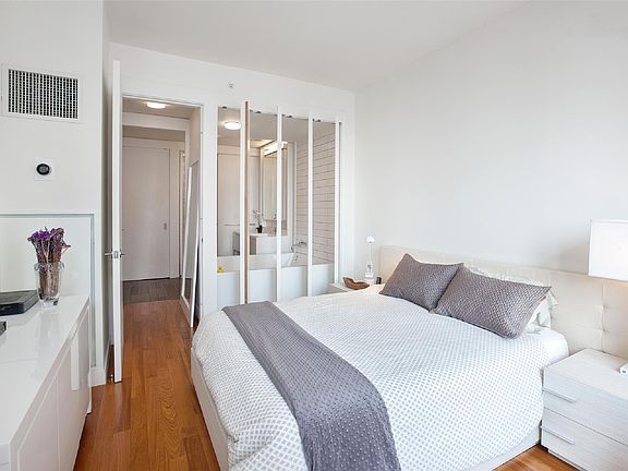 4th image of 15 William St APT 30F