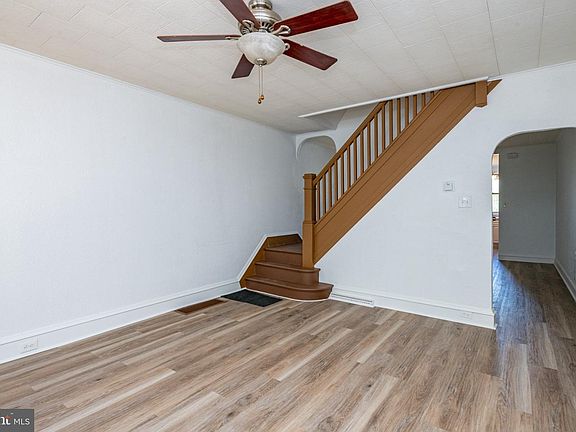 2nd image of 1519 Fairview St