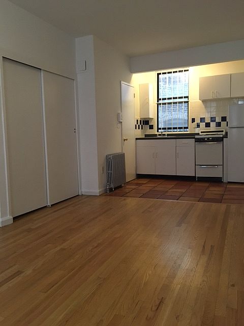1st image of 317 E 9th St APT 11R