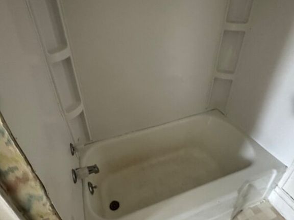 3rd image of 1814 E Genesee Ave #2