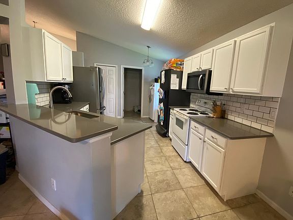 2nd image of 871 Wickham Lakes Dr