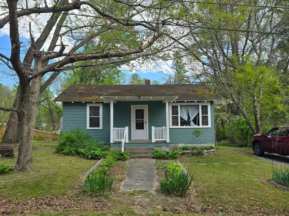 807 Ashley Ln, Hendersonville, NC 28791