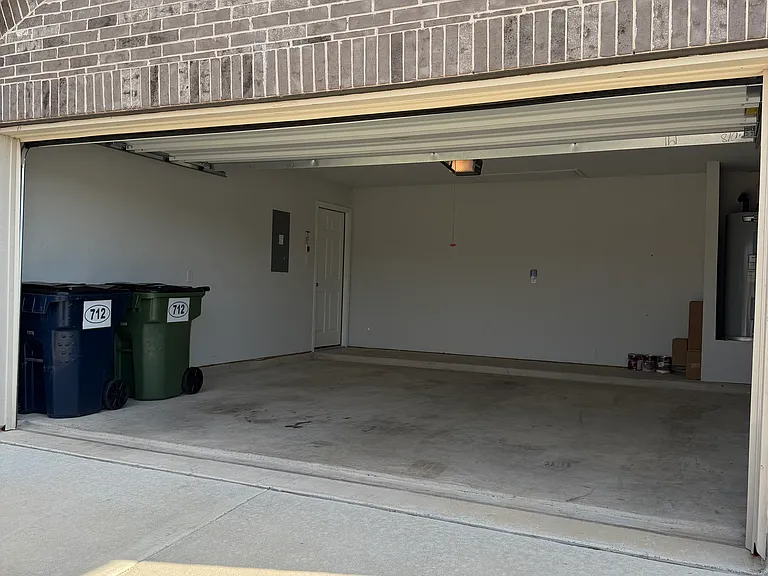712 Taggart Trl — Photo 24