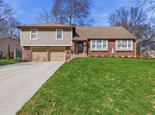 8108 W 72nd St, Overland Park, KS 66204
