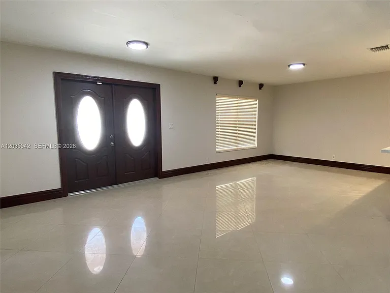 490 Bonaventure Blvd — Photo 4