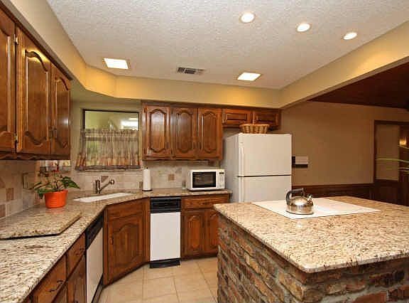 4th image of 1222 Teakwood Dr