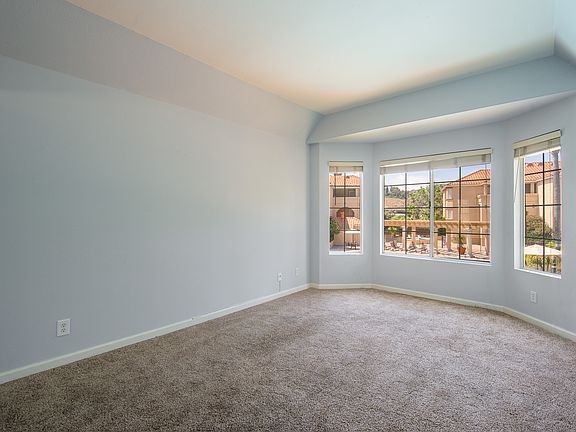 5th image of 550 Camino De La Reina Unit 208