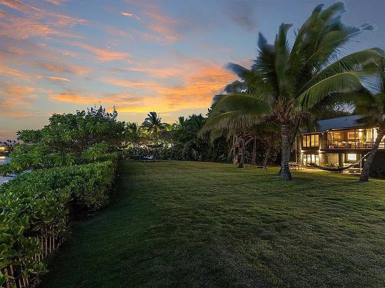 33 Hana Hwy — Photo 42