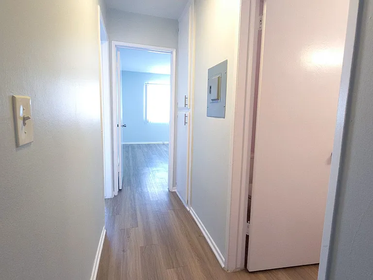 18400 Prairie Street — Photo 47