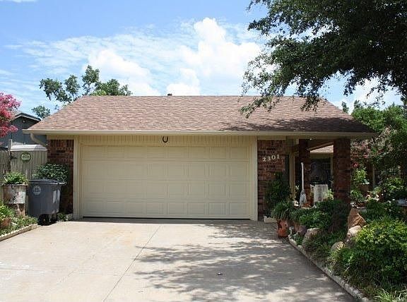 3rd image of 2301 NW Redwood Ln