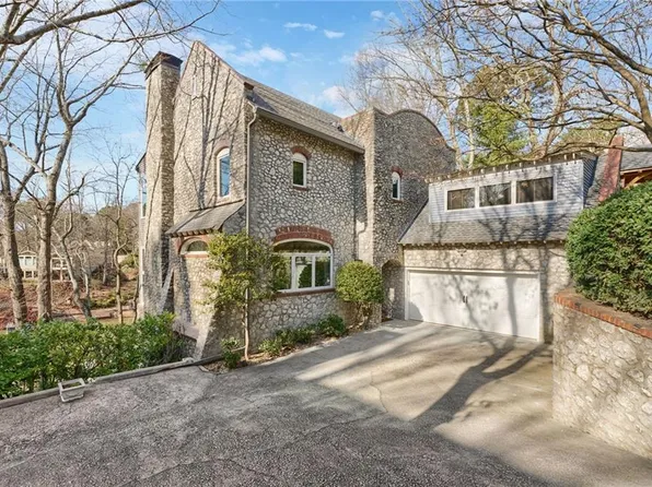 606 Hilltop Ln, Berkeley Lake, GA 30096