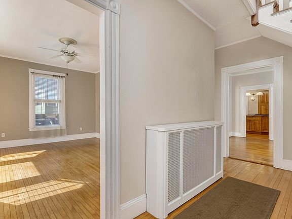 4th image of 259 Spring Street