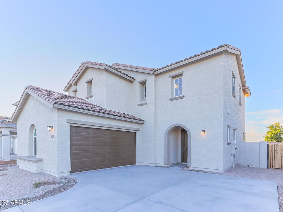 1st image of 1203 E Spruce Drive