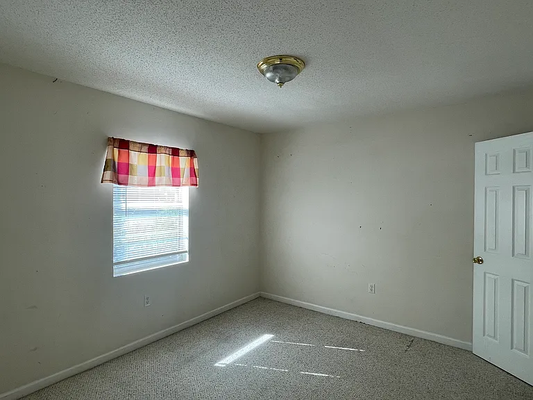 116B N Tillman St — Photo 6