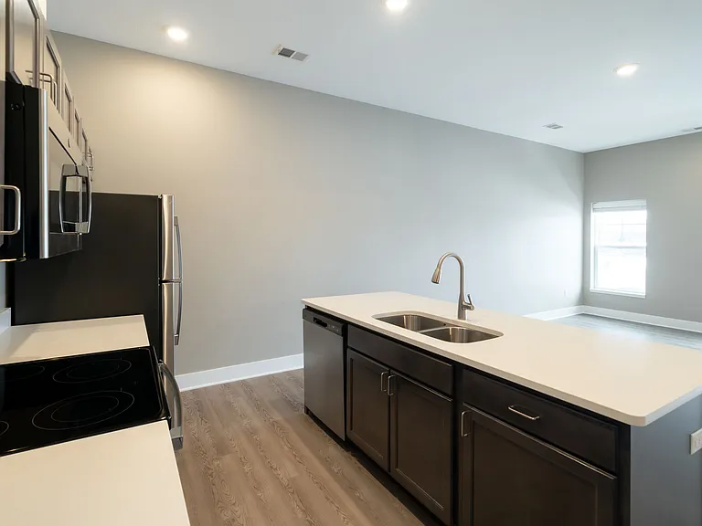 5-web-or-mls-3440-chicago-dr_12092024
