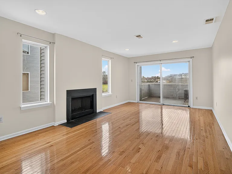 802 Jesse Way — Photo 13