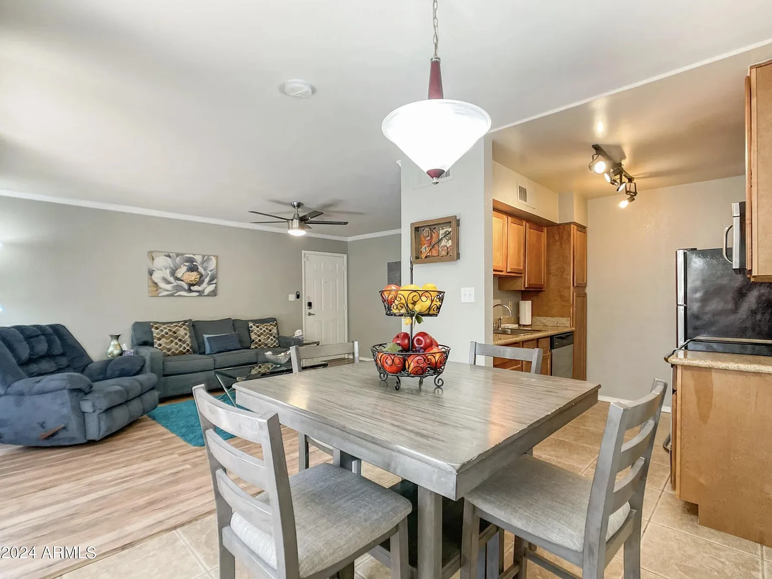 2 bed, 2.0 bath, 955 sqft, $2,200 — Photo 4