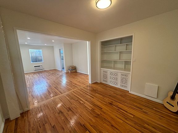 5th image of 33 Victoria Ln #35