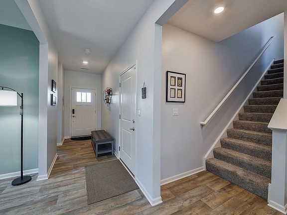 4th image of 999 Crestview Ln