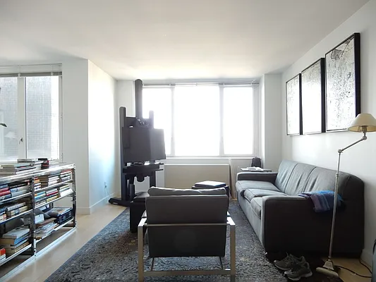 Rented by Starts New York Realty LLC | media 36