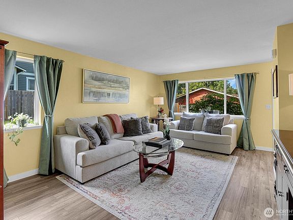 3rd image of 6628 Beverly Boulevard