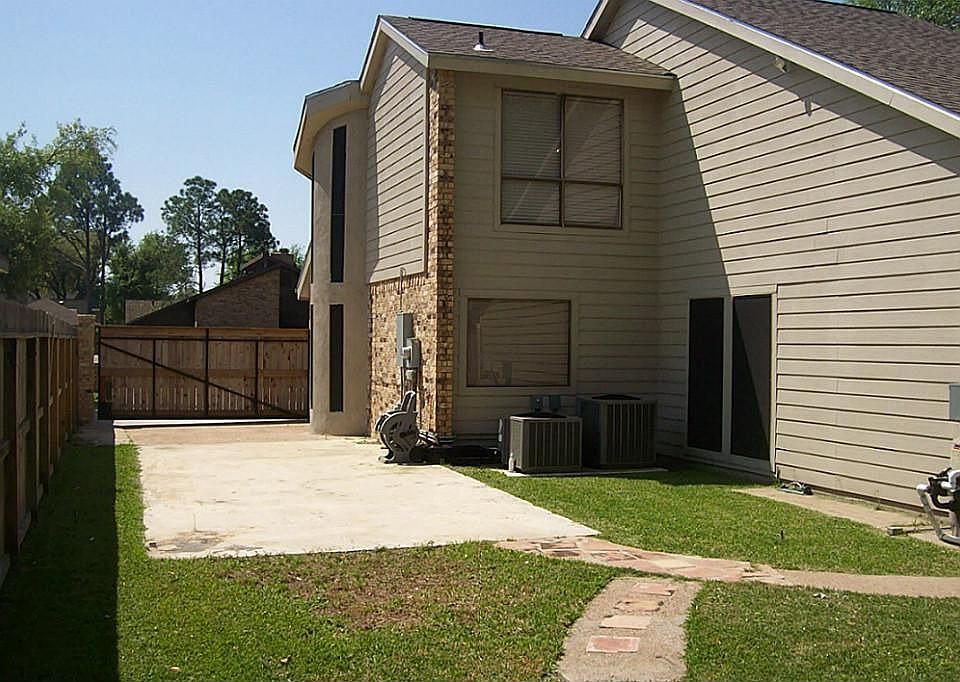 1st image of 4311 Valparaiso Cir