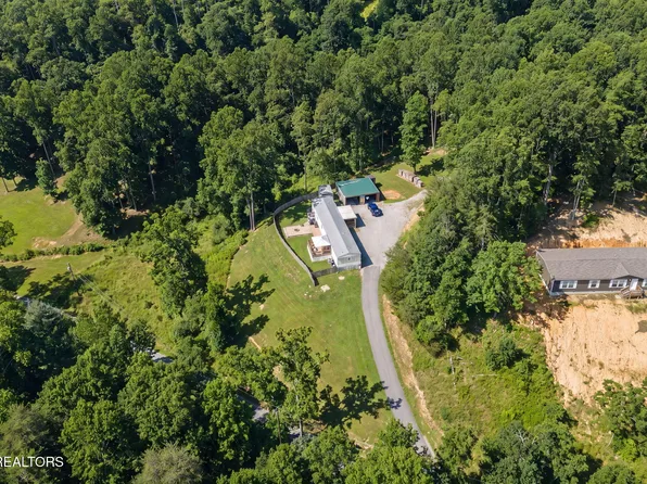 425 Bazel Rd, Harriman, TN 37748