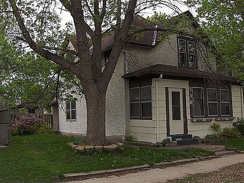 1st image of 216 10th Ave S