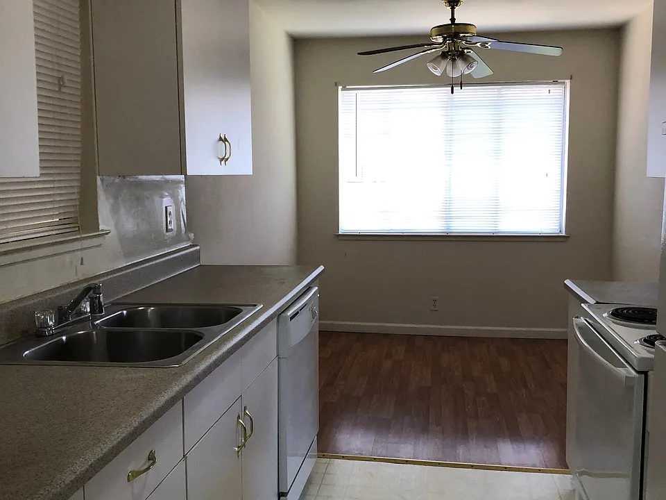 445 Acalanes Dr #10