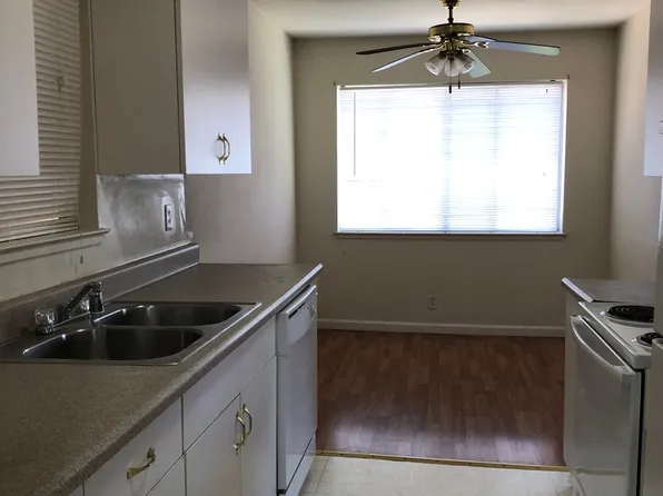445 Acalanes Dr #10, Sunnyvale, CA 94086