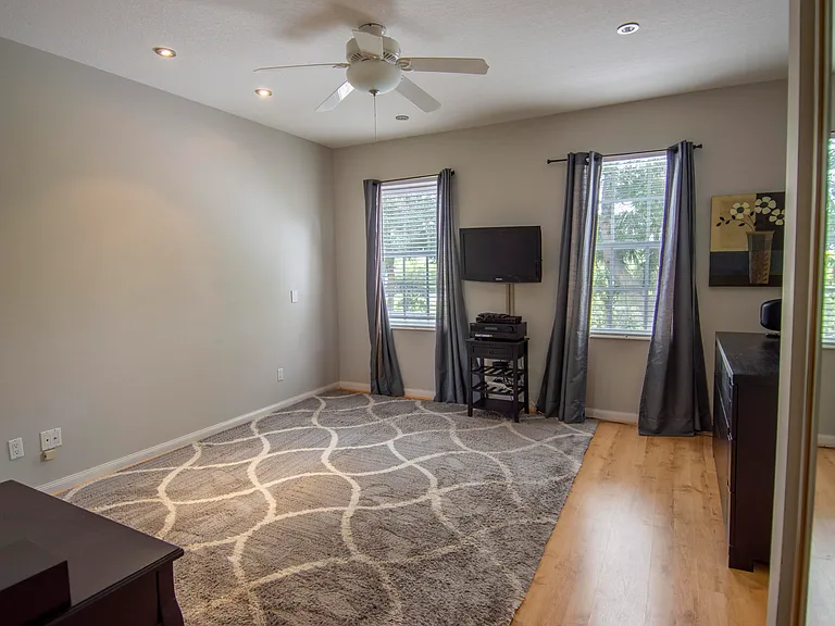 504 Capistrano Dr — Photo 19