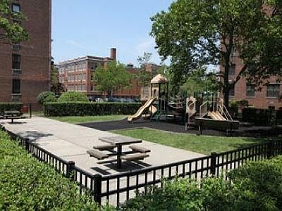 2nd image of 10 Huron Ave APT 6M