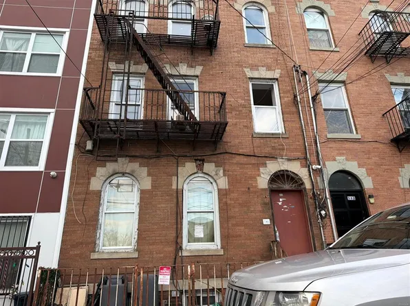 584 Linwood St, Brooklyn, NY 11208