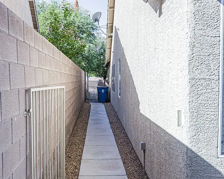 1344 Temporale Dr — Photo 33