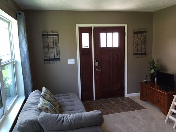 5th image of 69 Grady Ct