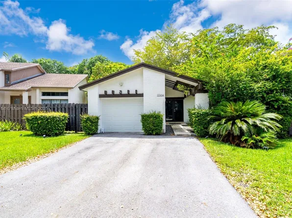 13564 SW 108th Street Cir N, Miami, FL 33186