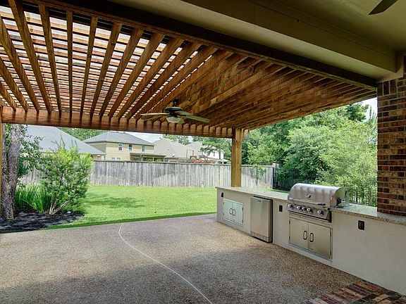 3rd image of 35 Nagshead Pl